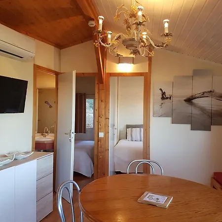 Chalet Cote Mer Les Pins Vue Mer. דירה אגדה