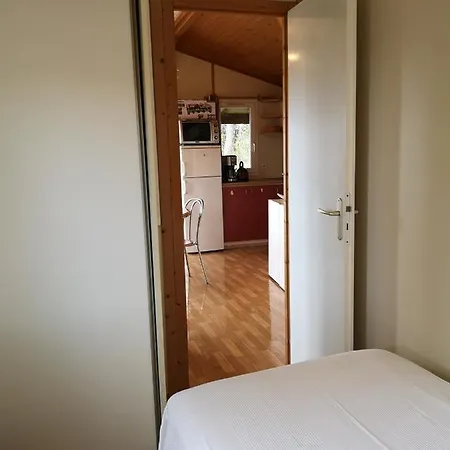 דירה Chalet Cote Mer Les Pins Vue Mer. אגדה